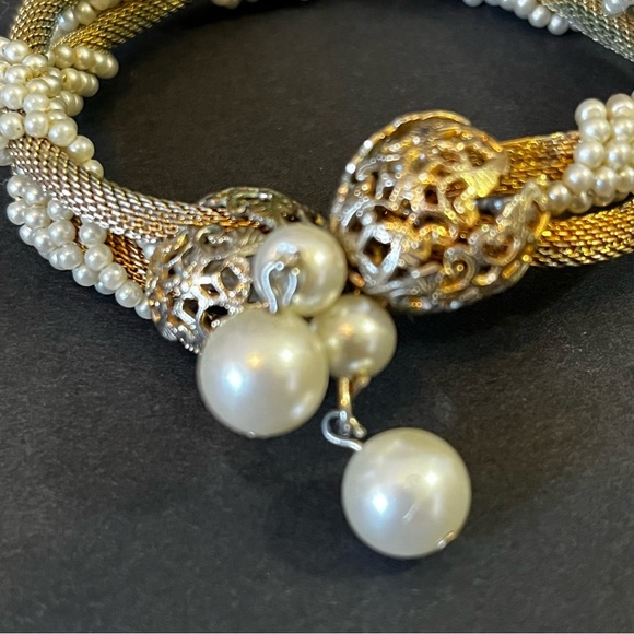 Vintage Memory Wire Wrap Bracelet Gold Tone White Bead Dangle Art Deco Victorian - Picture 5 of 8